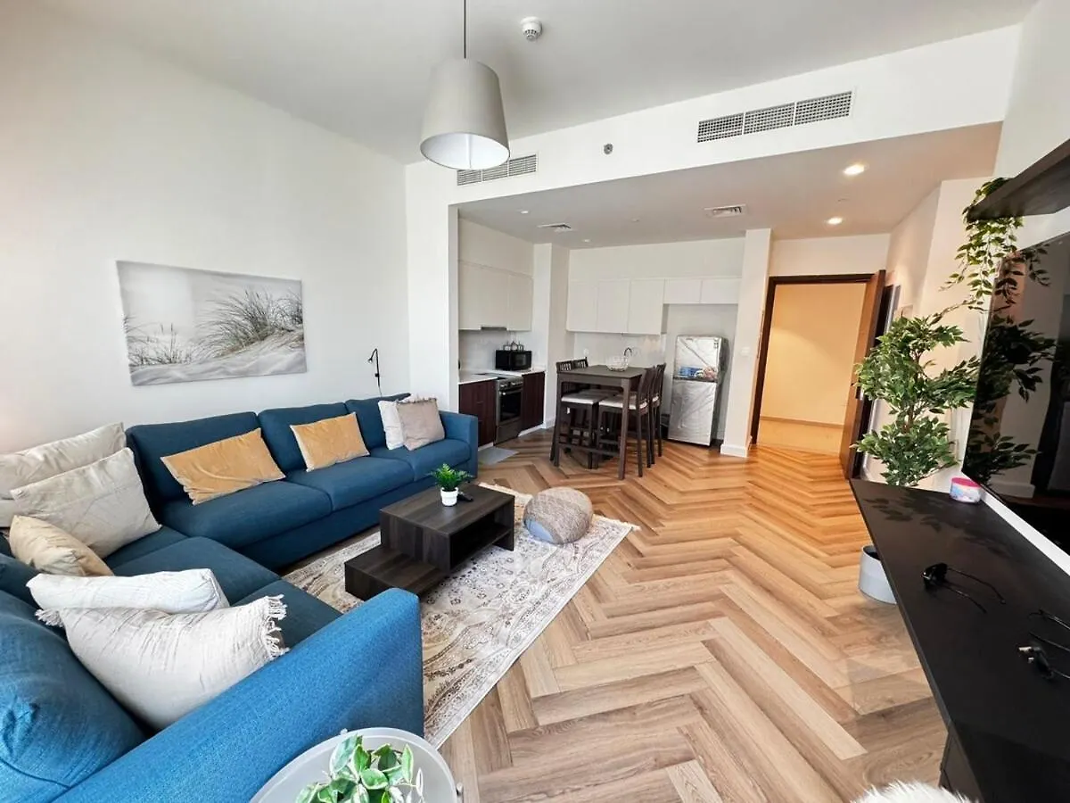 Stylish Poolside Stay Brand New Interiors Dubai 0*,